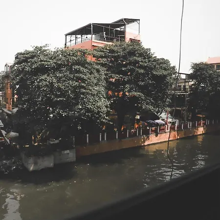 The Cube Hostel Khaosan